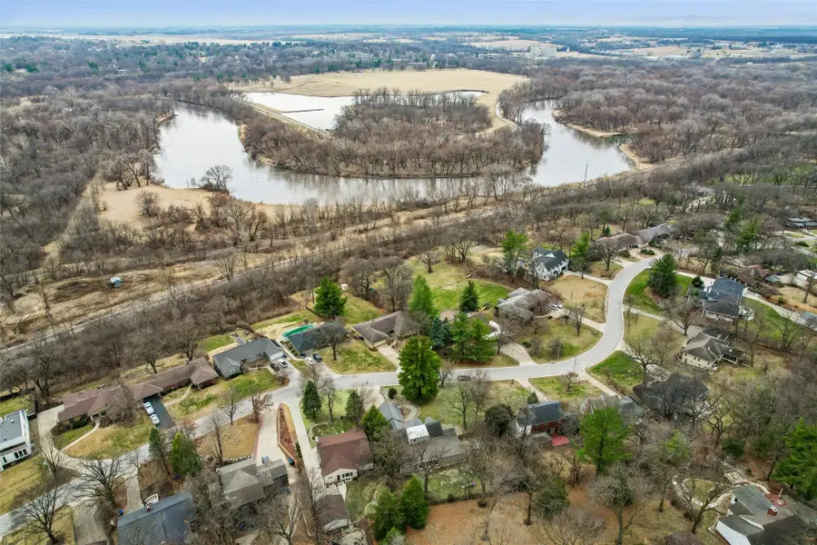 3939 River Oaks Drive, Des Moines, IA 50312 - #2