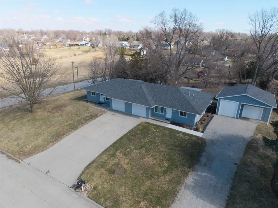 1306 E 6th Street S, Newton, IA 50208 - #2