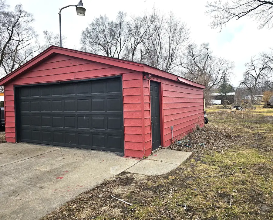 4730 NE 33rd Court, Des Moines, IA 50317 - #2