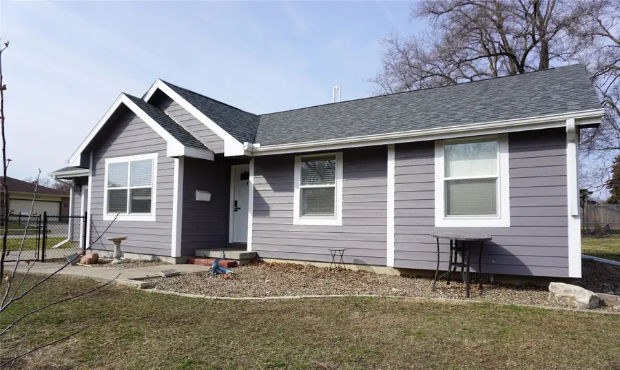 710 N 3rd Avenue, Winterset, IA 50273 - #3