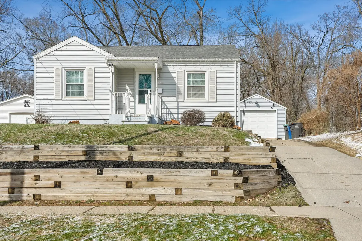 5733 College Avenue, Des Moines, IA 50310 - #1