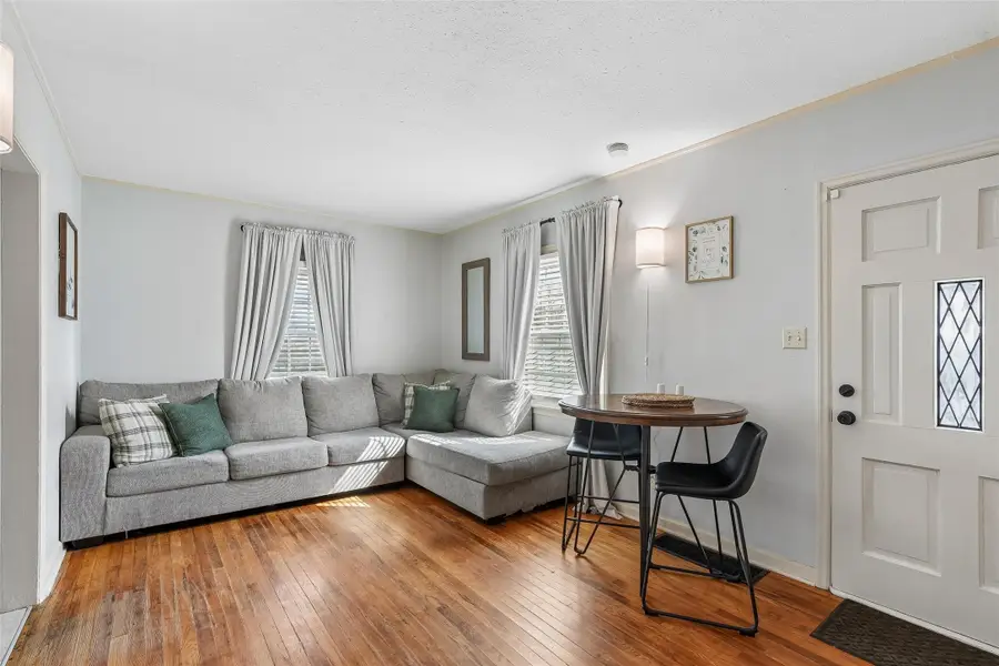 5733 College Avenue, Des Moines, IA 50310 - #3