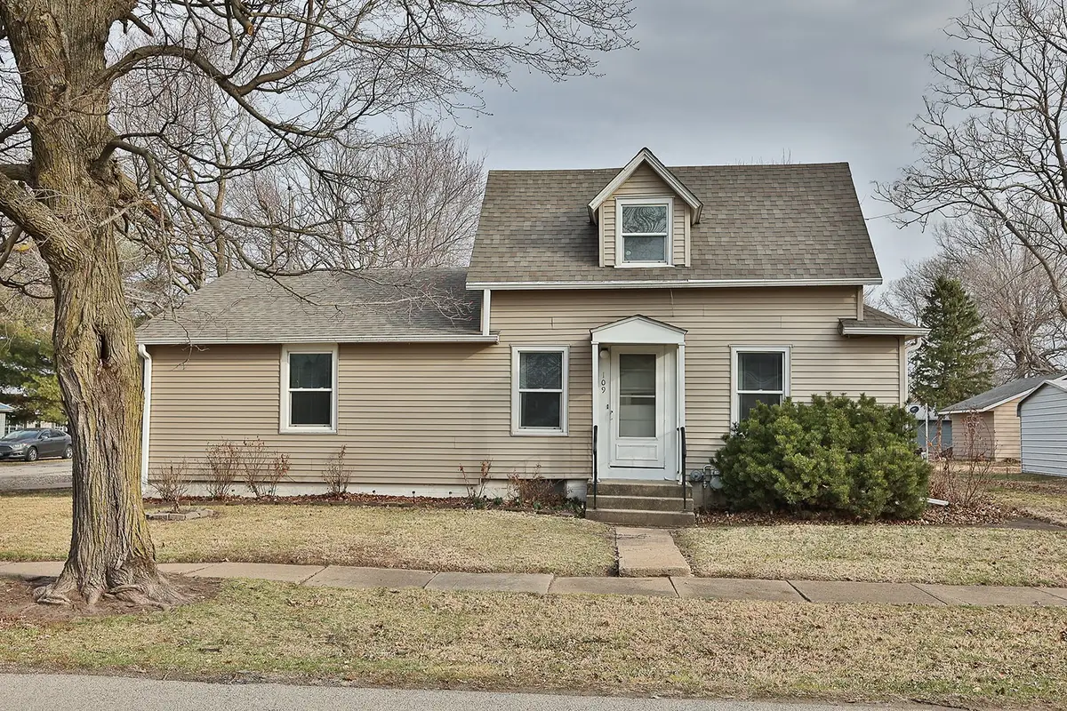 109 W Walnut Street, New Sharon, IA 50207 - #1