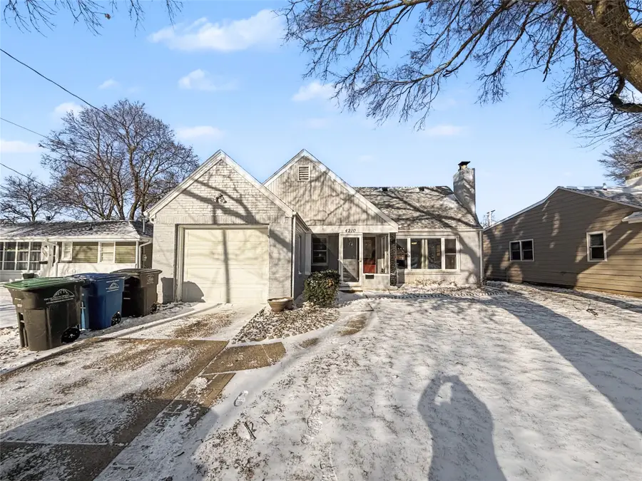 4210 Wakonda Parkway, Des Moines, IA 50315 - #2