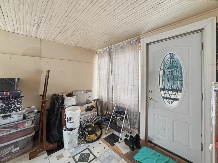 1019 E 8th Street, Des Moines, IA 50316 - #2