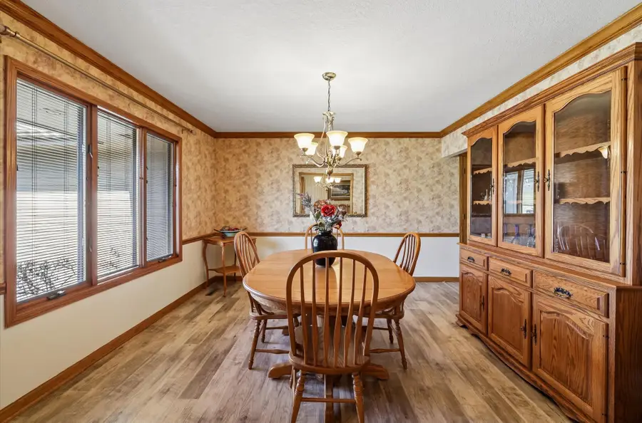 5877 S Winwood Drive, Johnston, IA 50131 - #3