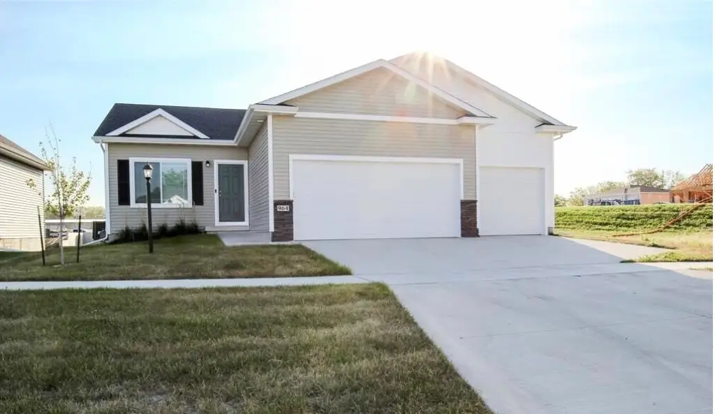 964 NE 64th Avenue, Des Moines, IA 50313 - #1