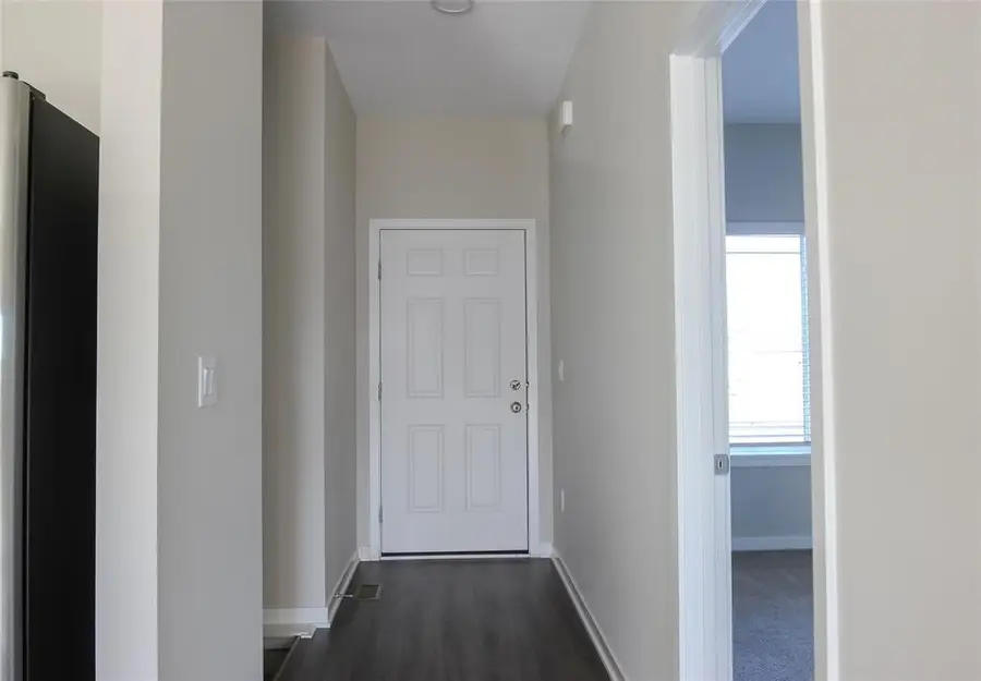 964 NE 64th Avenue, Des Moines, IA 50313 - #2