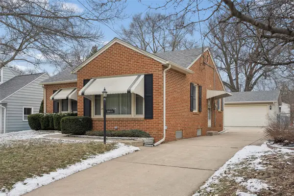 3913 Clinton Avenue, Des Moines, IA 50310