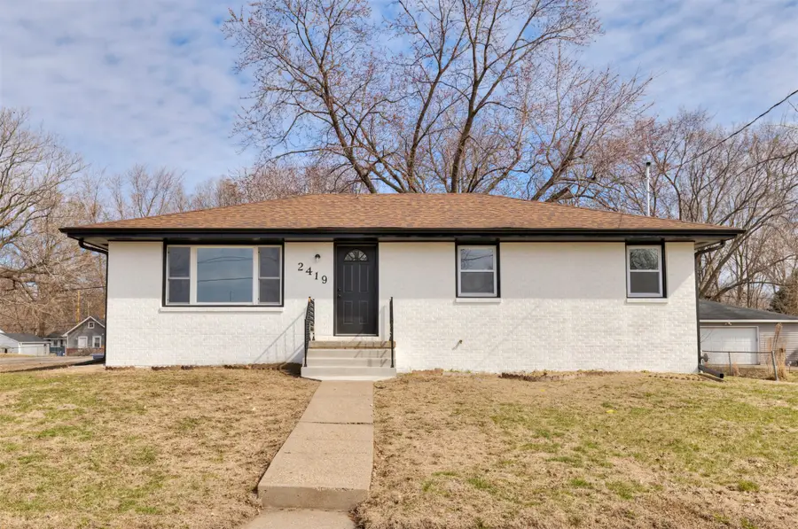 2419 E 23rd Street, Des Moines, IA 50317 - #2