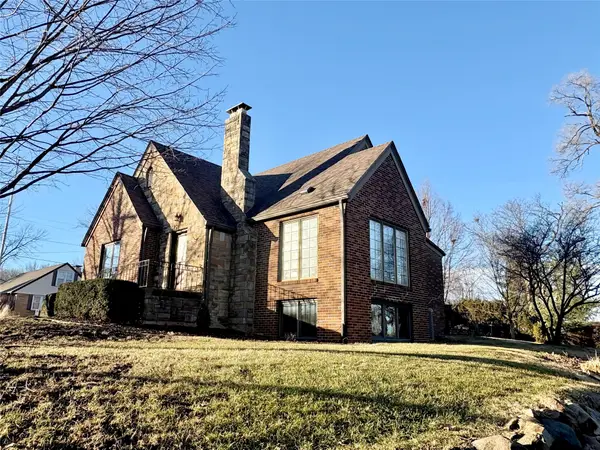 515 Ashworth Road, West Des Moines, IA 50265