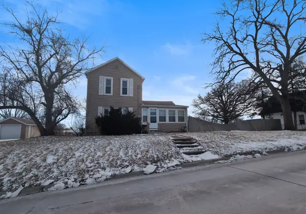 416 E 12th Street S, Newton, IA 50208