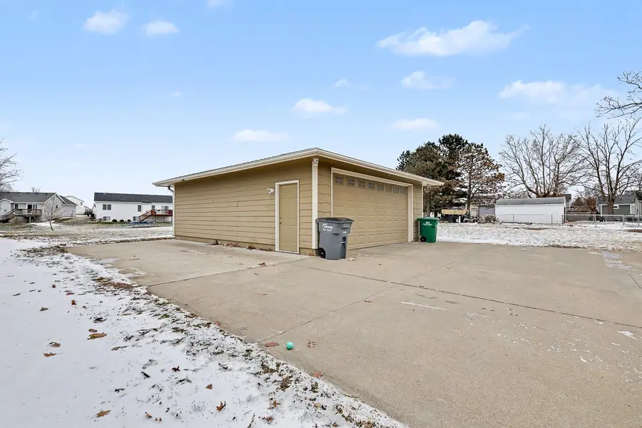 746 SW 54th Street, Ankeny, IA 50023 - #3