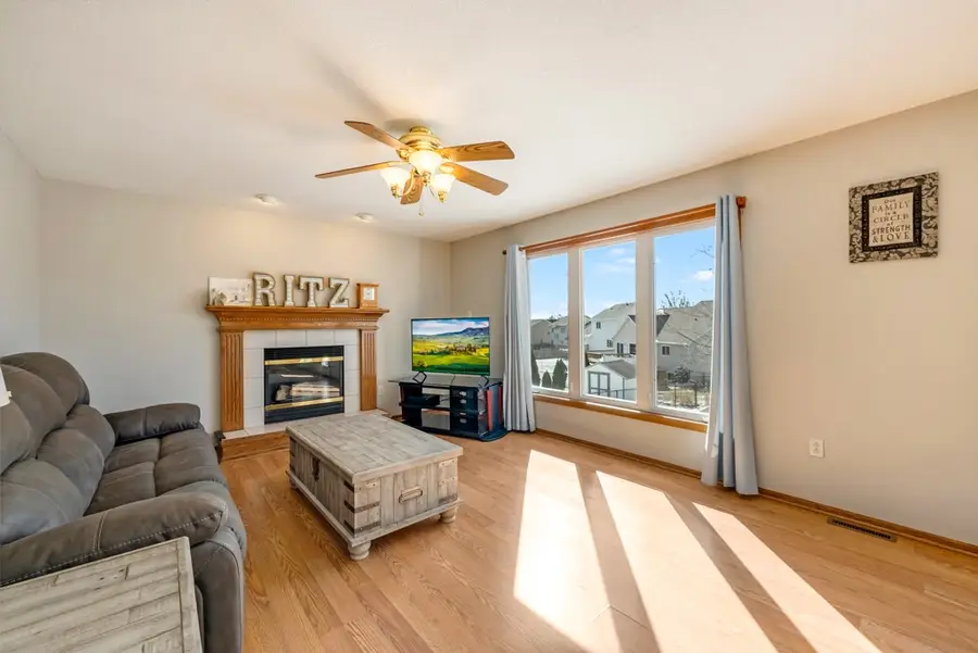 3420 E 52nd Street, Des Moines, IA 50317 - #3