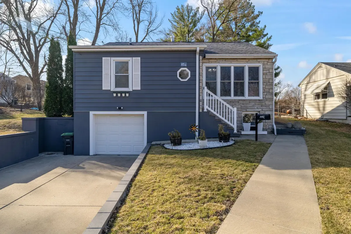 6008 Carpenter Avenue, Des Moines, IA 50311 - #1