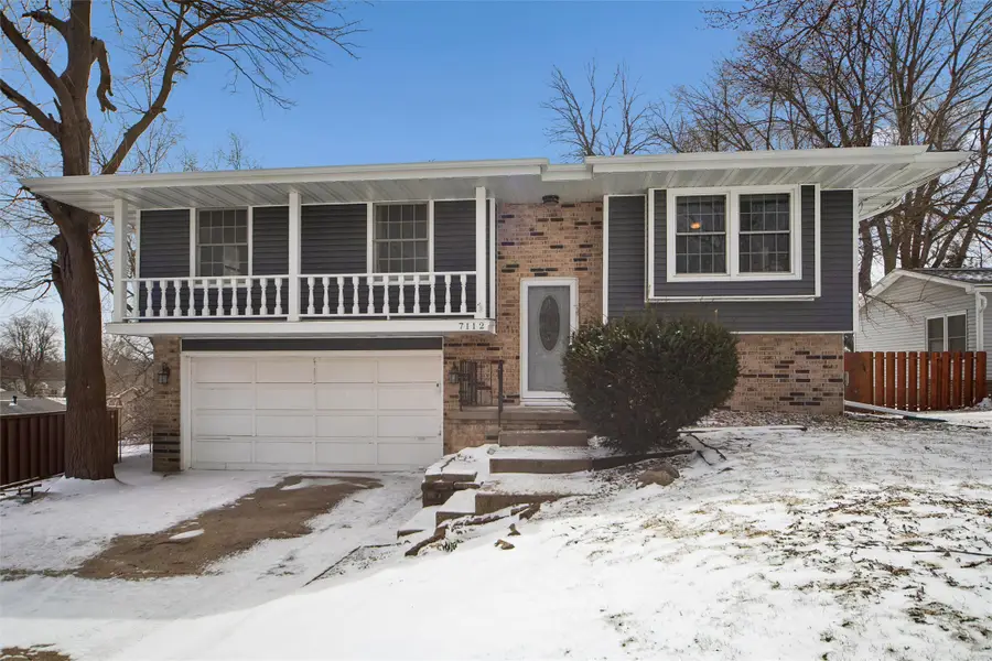 7112 Roseland Drive, Urbandale, IA 50322 - #2