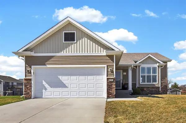 406 Wildcat Court, Stuart, IA 50250