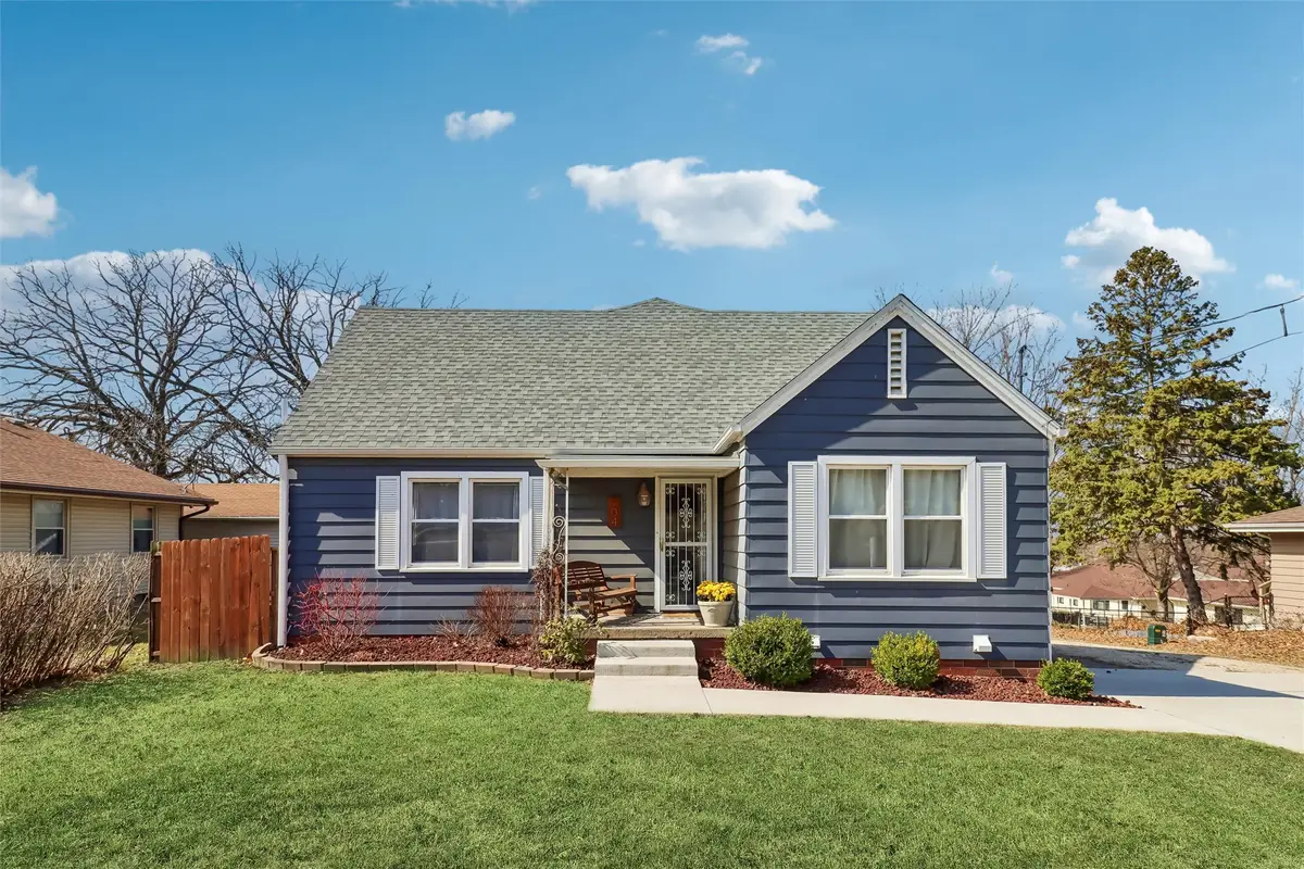 904 E 35th Street, Des Moines, IA 50317 - #1