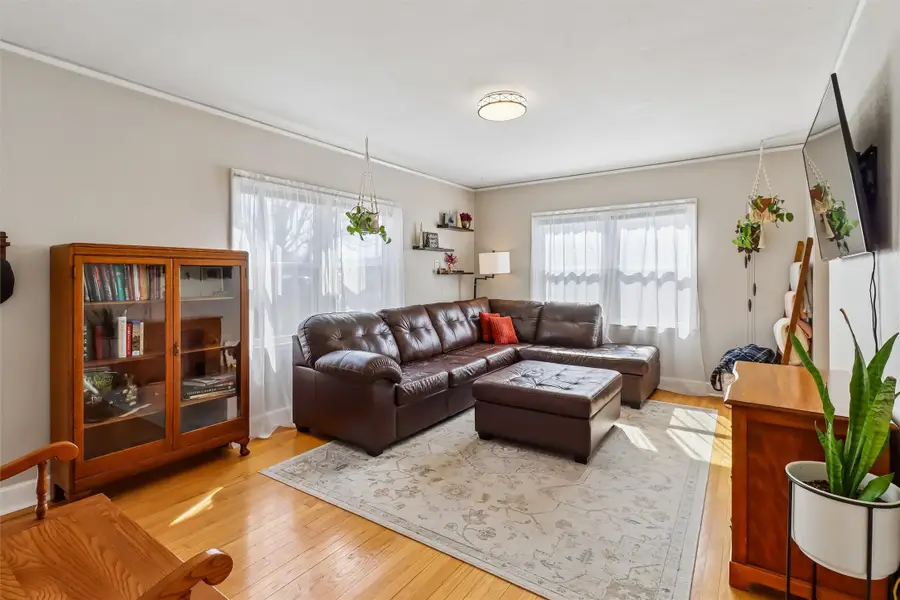 904 E 35th Street, Des Moines, IA 50317 - #3