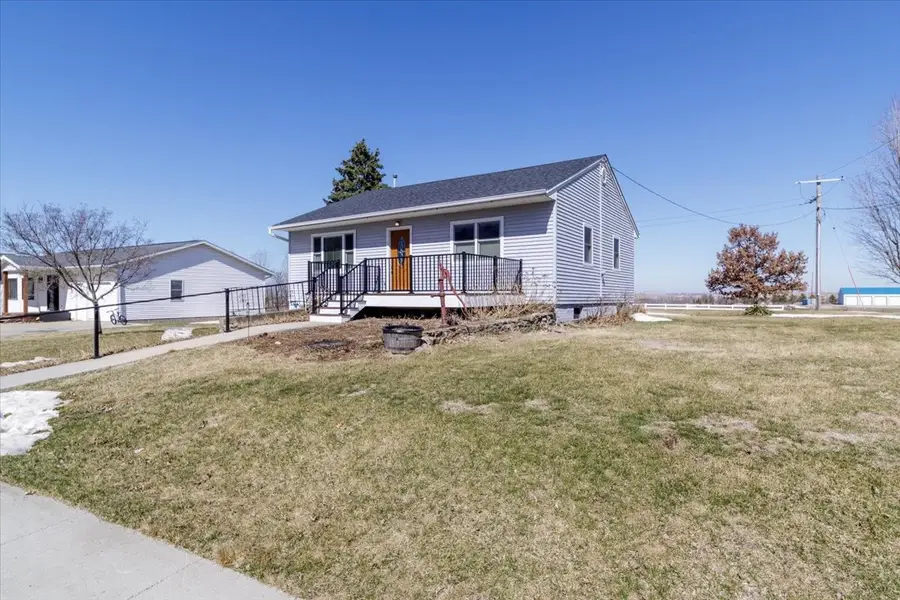 404 W Des Moines Street, Brooklyn, IA 52211 - #2