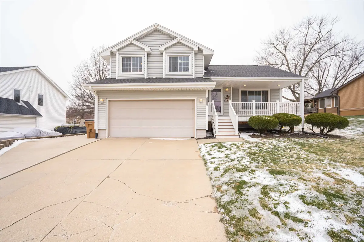 1221 E 14th Street, Norwalk, IA 50211 - #1