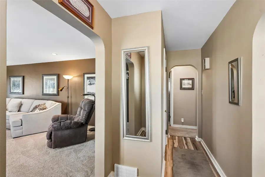 1118 Woodland Drive, Newton, IA 50208 - #3