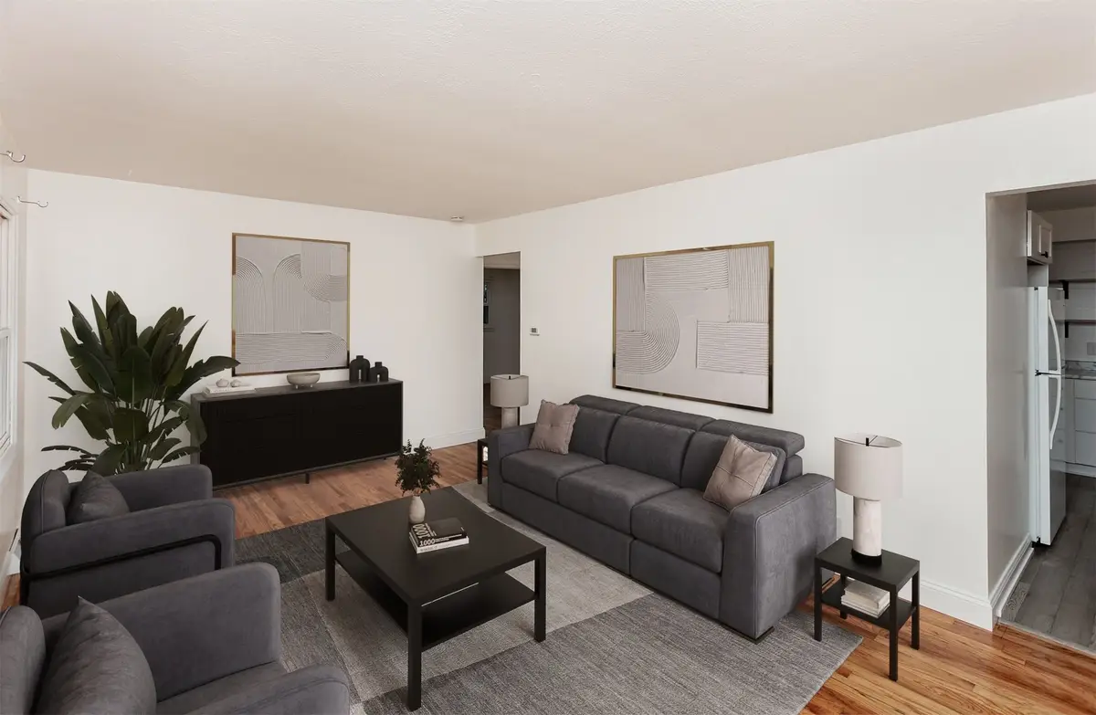 3253 Dubuque Avenue, Des Moines, IA 50317 - #1