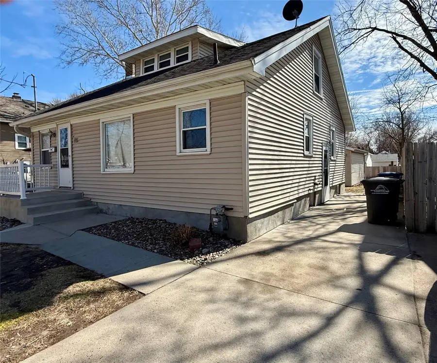 715 Boyd Street, Des Moines, IA 50316 - #3
