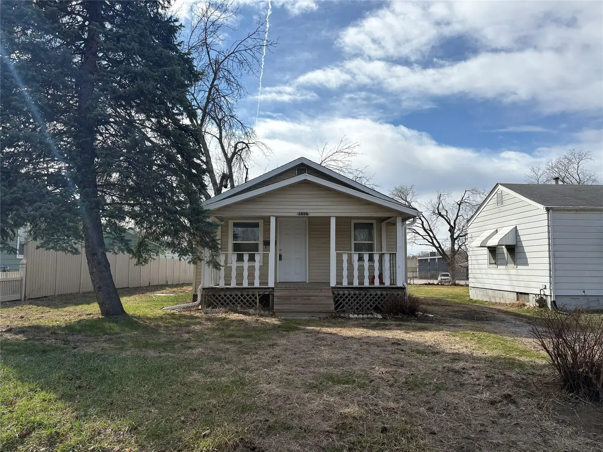 1904 E 27th Street, Des Moines, IA 50317 - #1