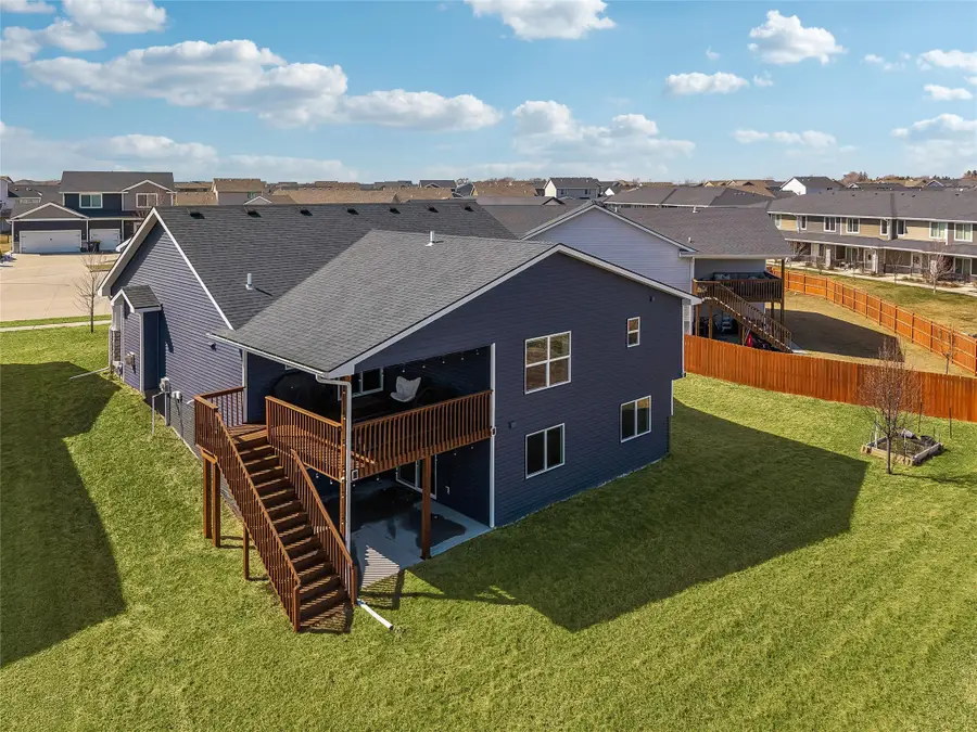 2425 SE Sawyer Pointe, Waukee, IA 50263 - #3