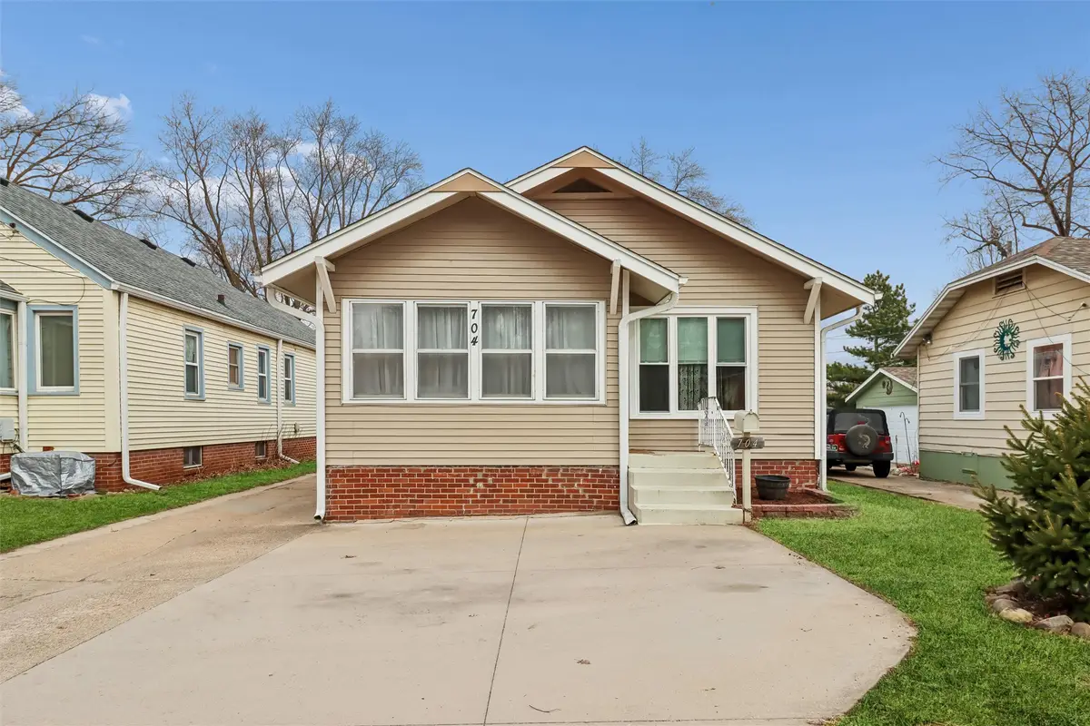 704 E Euclid Avenue, Des Moines, IA 50316 - #1