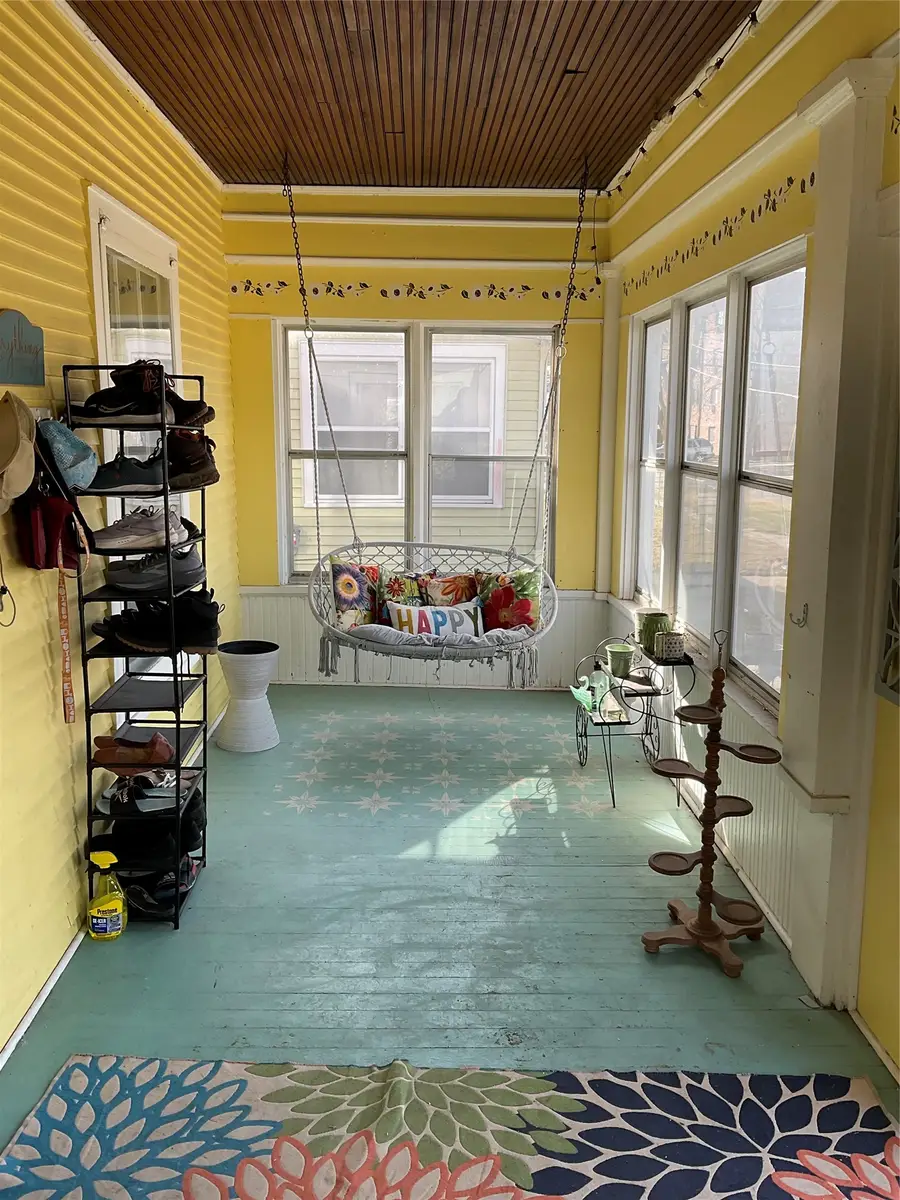 111 S 4th Avenue E, Newton, IA 50208 - #2