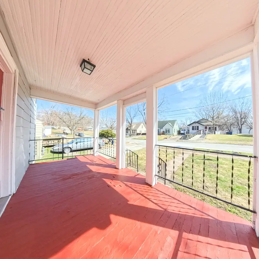 4030 8th Place, Des Moines, IA 50313 - #3