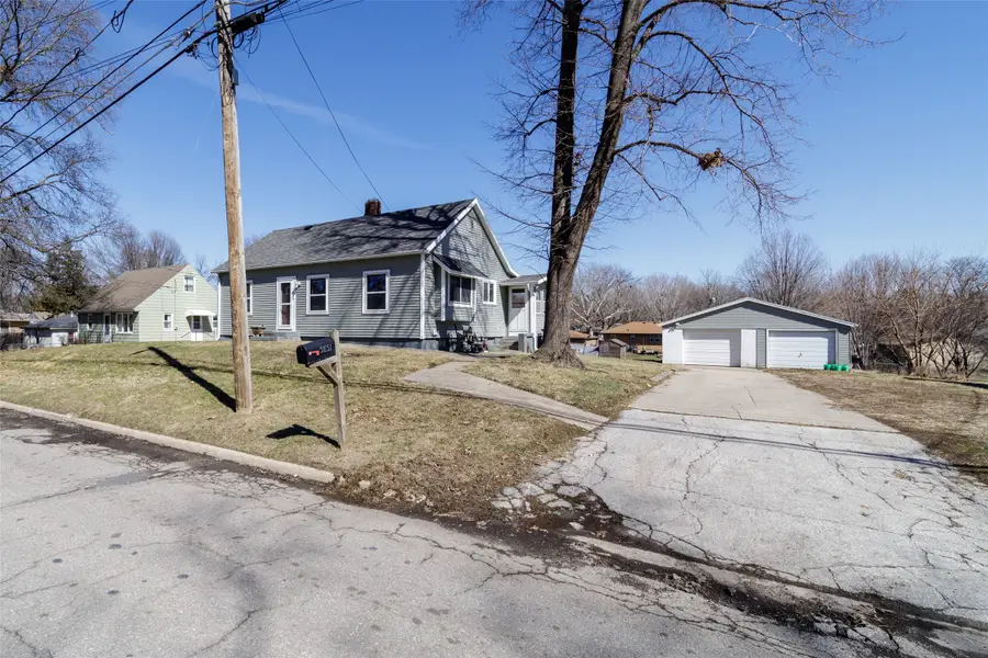 3851 E 25th Street, Des Moines, IA 50317 - #2