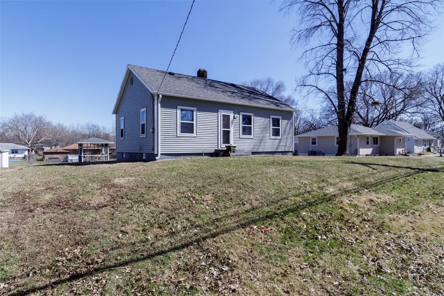 3851 E 25th Street, Des Moines, IA 50317 - #3