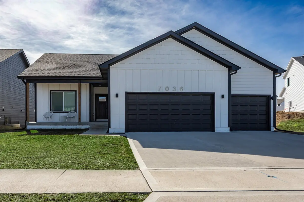 7036 Lake Ridge Avenue, Des Moines, IA 50320 - #1