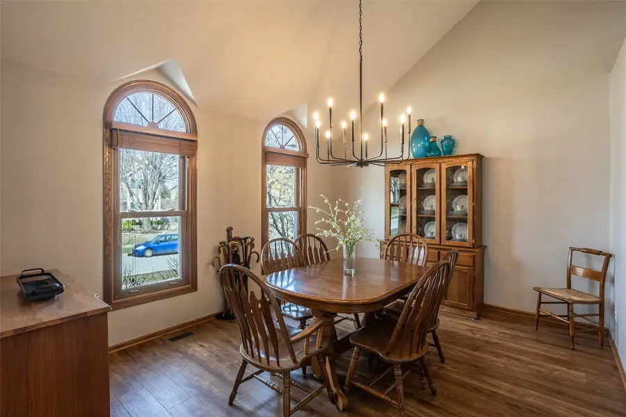 7508 Hickory Lane, Urbandale, IA 50322 - #2