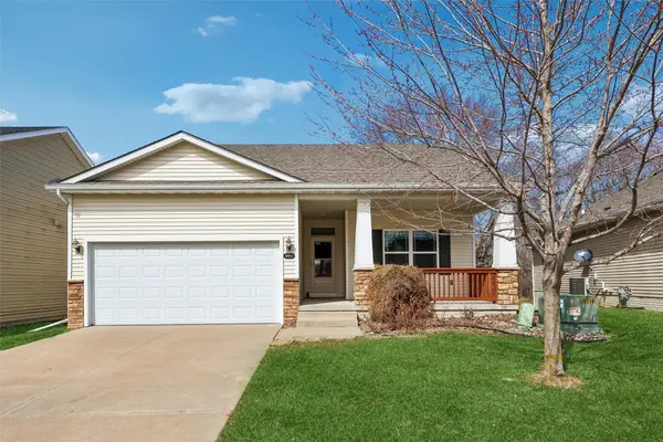 10023 N Glenstone Court, Johnston, IA 50131