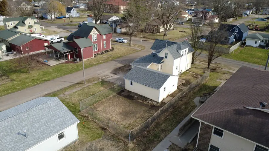 204 E Jackson Street, Pleasantville, IA 50225 - #2