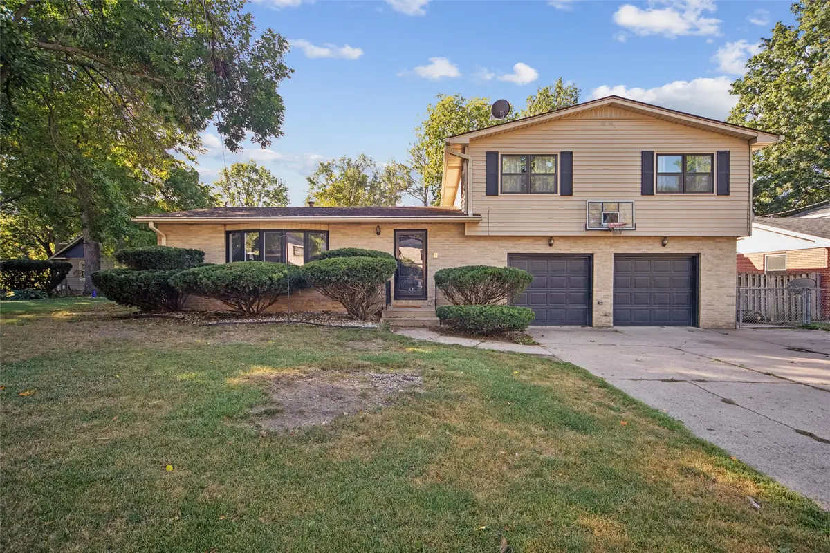 6808 Timmons Drive, Windsor Heights, IA 50324 - #1