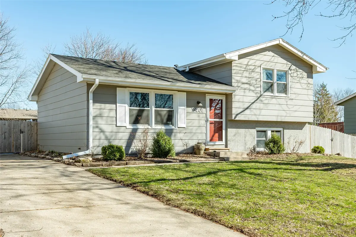 2401 3rd Street Sw, Altoona, IA 50009 - #1