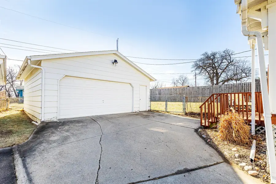 3318 School Street, Des Moines, IA 50311 - #3