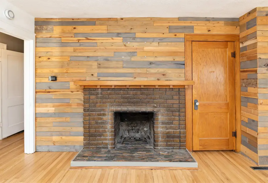 2704 61st Street, Des Moines, IA 50322 - #3