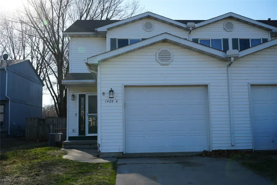 1425 S 5th Street #4, Carlisle, IA 50047 - #2