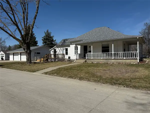 834 S 7th Avenue, Winterset, IA 50273