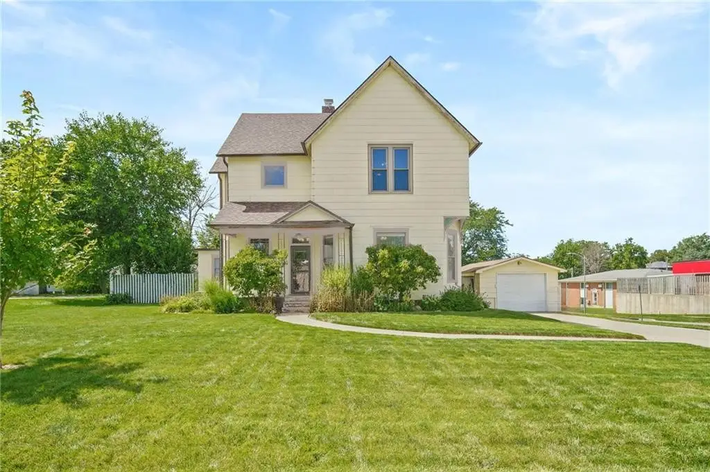 605 S Jefferson Way, Indianola, IA 50125 - #1