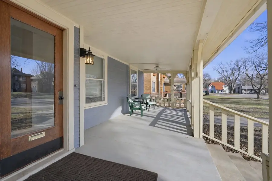 1128 44th Street, Des Moines, IA 50311 - #2