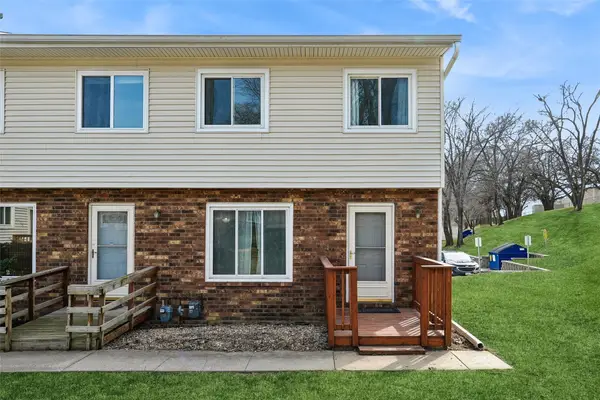 268 Holiday Circle #61, West Des Moines, IA 50265