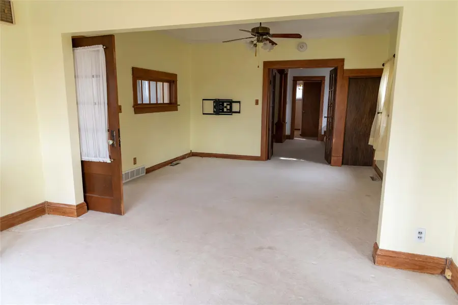 320 3rd Street, Reasnor, IA 50232 - #3