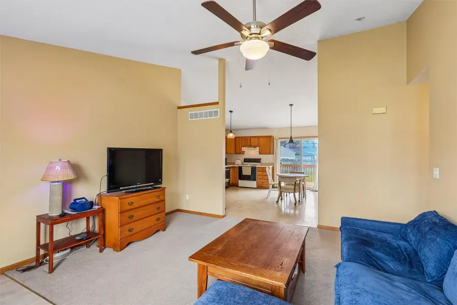 6129 Edwards Avenue, Des Moines, IA 50312 - #3